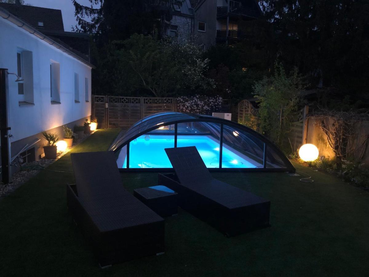 Apartment Haeuschen Im Garten In Der Muelheimer Altstadt *